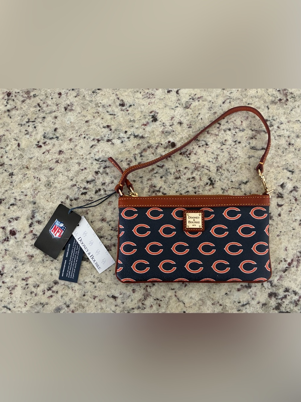 Chicago Bears Dooney & Bourke Wristlet Purse Clutch NWT New with Tags